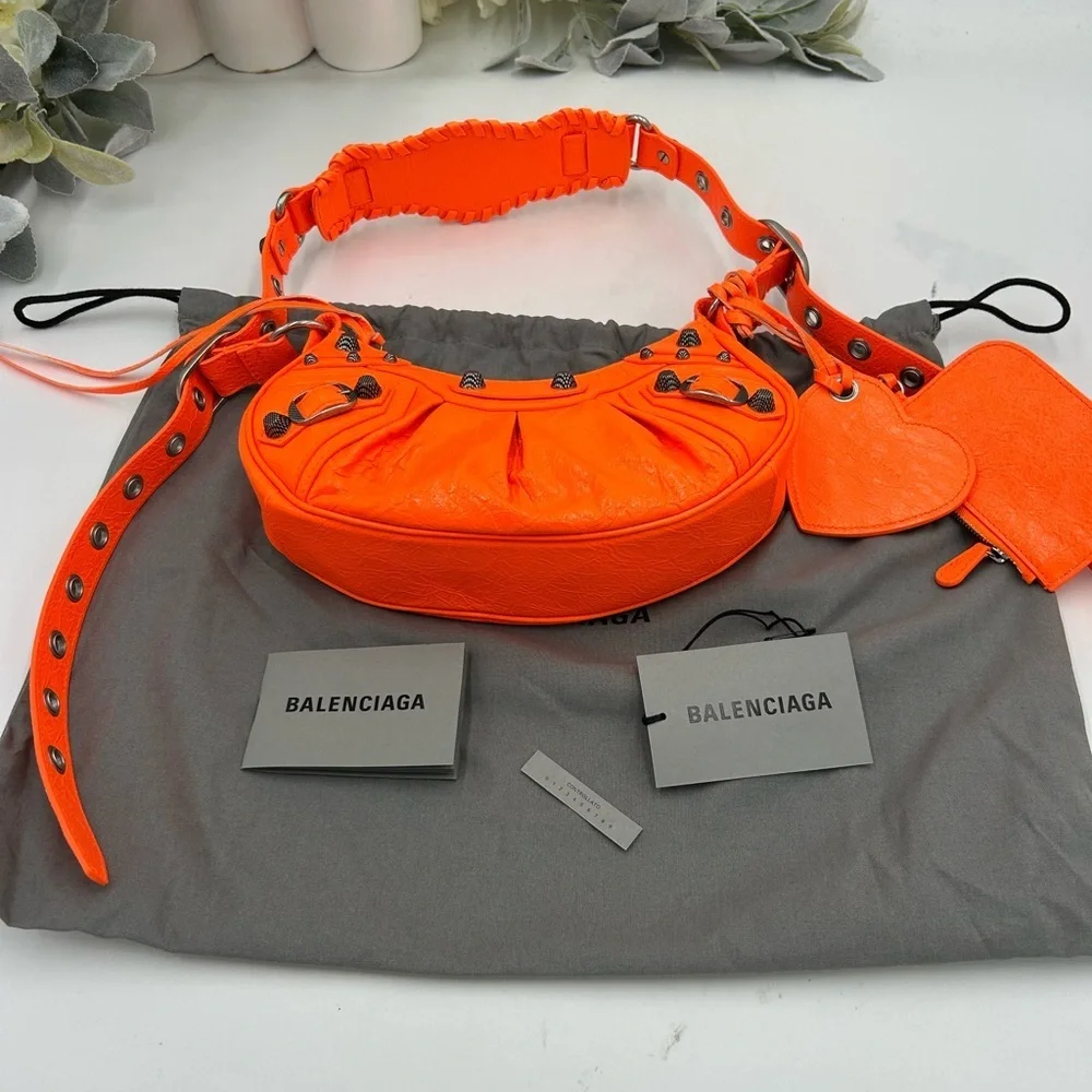 Women's Balenciaga LE CAGOLE shoulder bag in neon orange lambskin, leather NWT